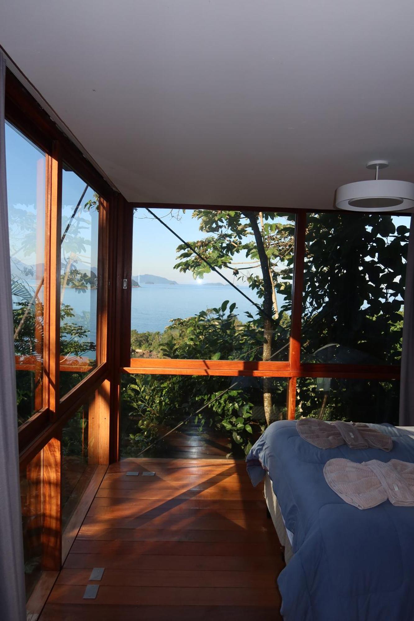 Larc House