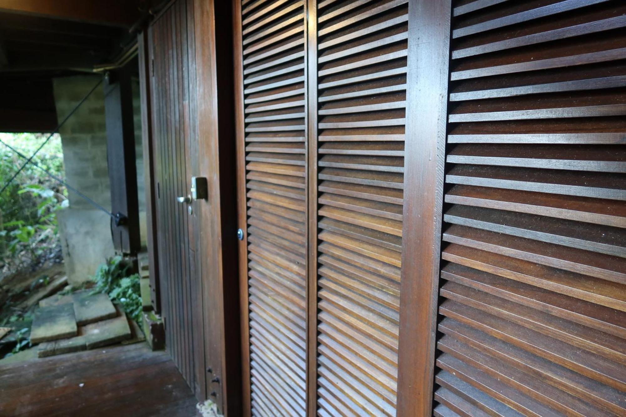 Larc House *
